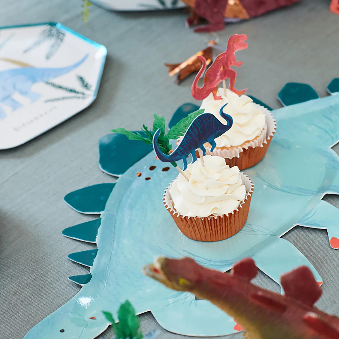 Набір для капкейків Dinosaur Kingdom Cupcake Kit (24 шт.)